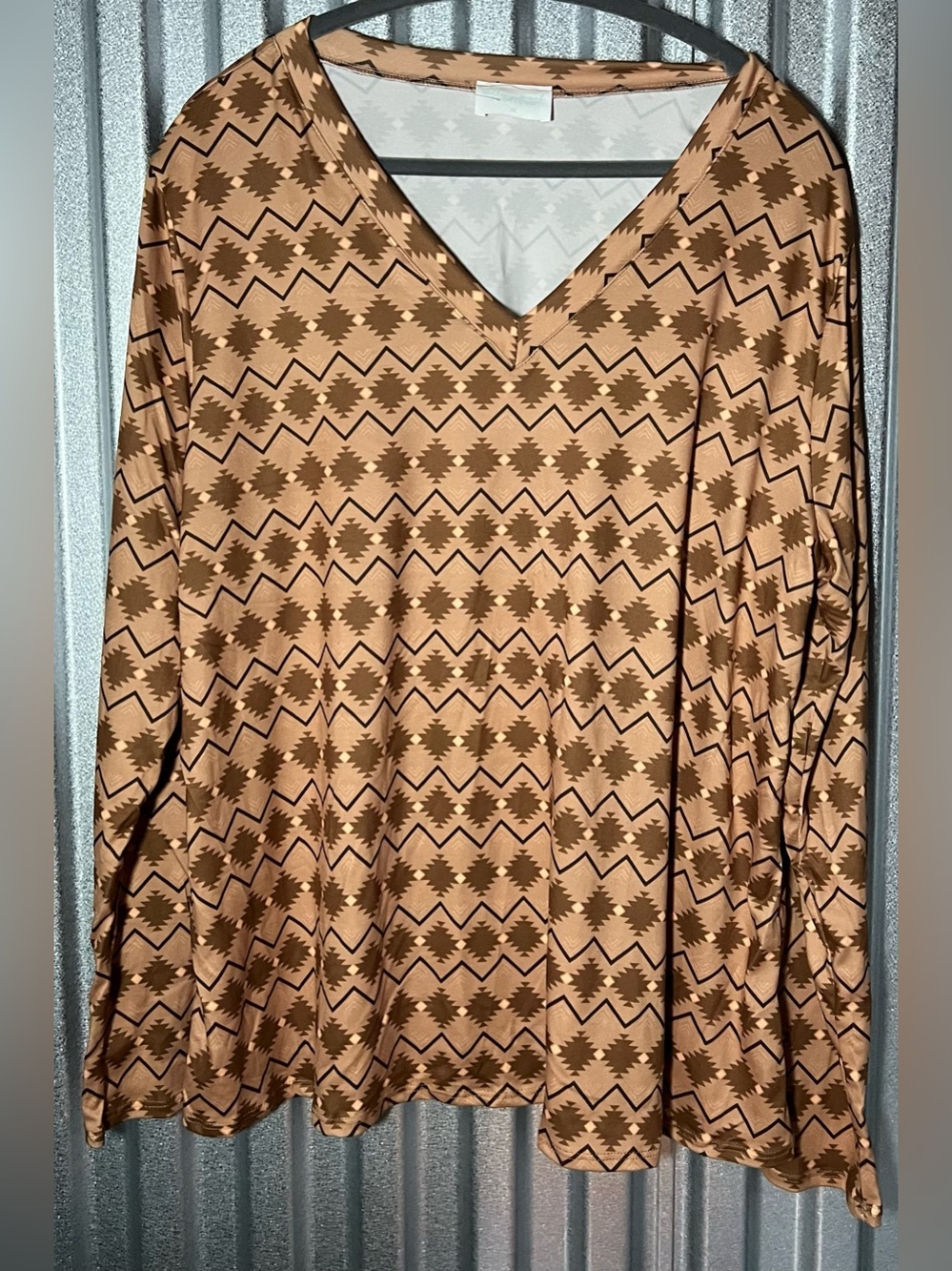 Rolling Ranch Boutique Southwestern Print Long Sleeve Top 3X NWOT - Picture 1 of 4